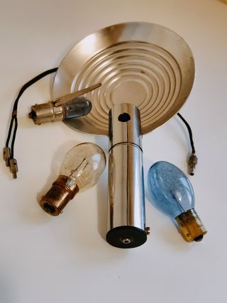 Flash con accesorios para cámara de fotos antigua