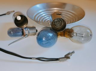 Flash con accesorios para cámara de fotos antigua