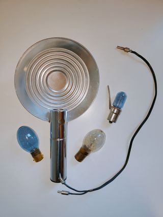 Flash con accesorios para cámara de fotos antigua