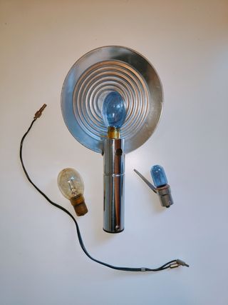 Flash con accesorios para cámara de fotos antigua