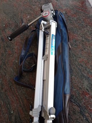 Trípode Velbon VIP.