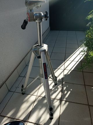 Trípode Velbon VIP.