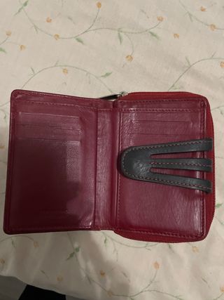 monedero piel rojo y negro