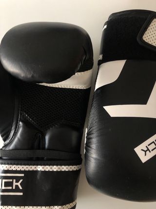 guantes de boxeo y cintas