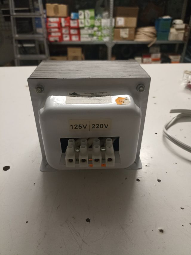 Autotransformador reversible 