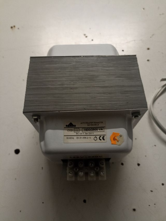 Autotransformador reversible 