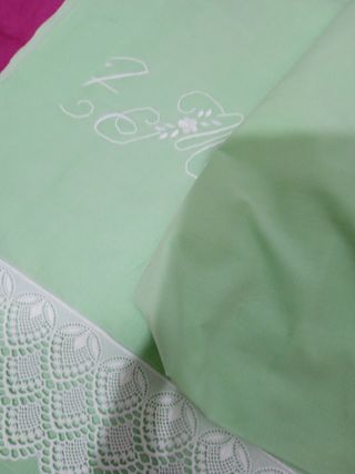 2 juegos de sábanas antiguas