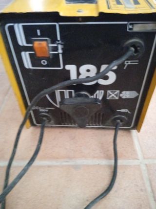 Soldadora Pioner amarilla