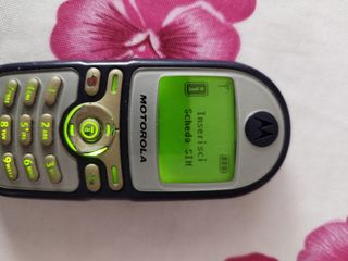 Telefoni cellulari (leggi descrizione)