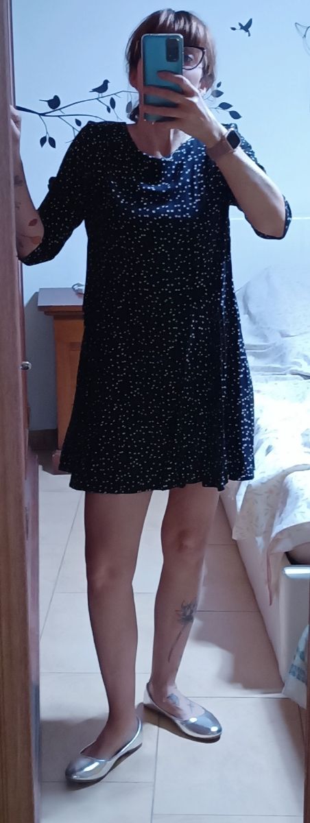 Abito svasato con motivo stelle manica 3/4