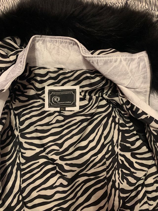 Cazadora motera de piel