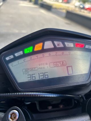 Ducati Hypermotard 821