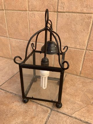 Farol de entrada de casa de hierro