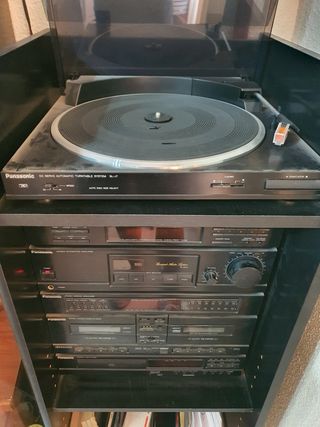 Equipo de música completo  con mueble