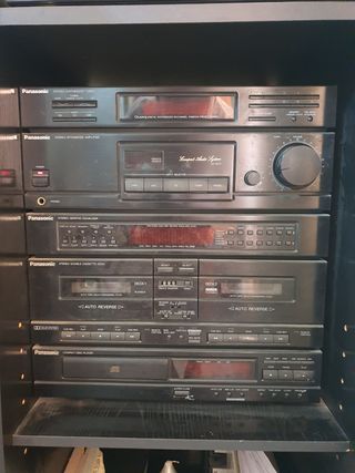 Equipo de música completo  con mueble