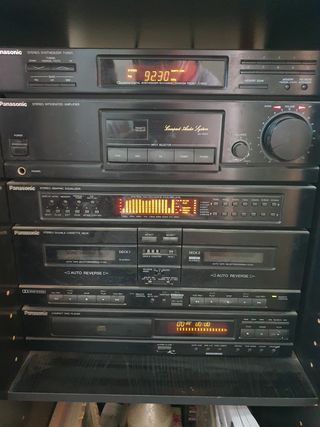 Equipo de música completo  con mueble