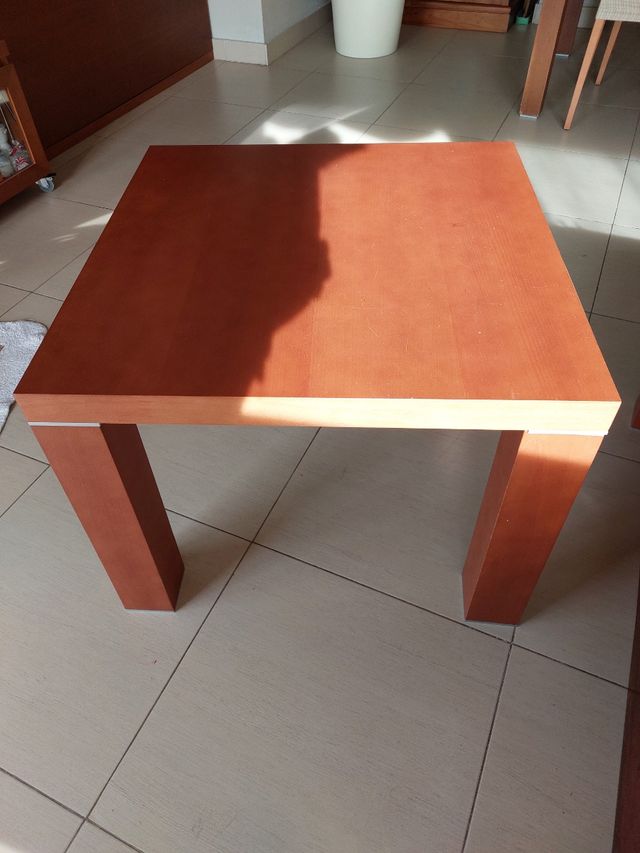 Mesa esquinera cerezo, tengo otra central a juego.