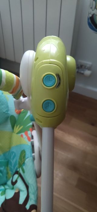 Columpio balancin bebé con música y movimiento