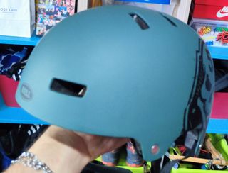 BMX CASI NUEVA CON CASCO Y ACCESORIOS