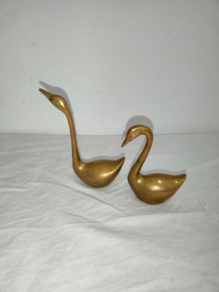 Antiguas figuras esculturas bronce cisnes cisne