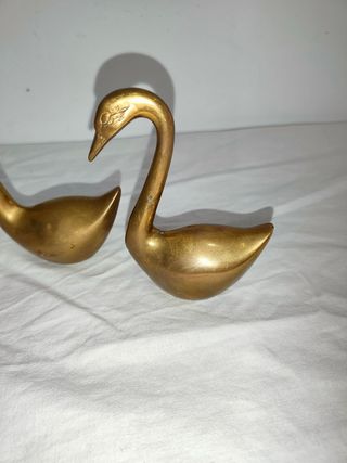 Antiguas figuras esculturas bronce cisnes cisne