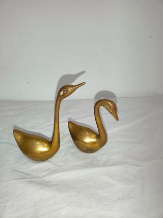 Antiguas figuras esculturas bronce cisnes cisne