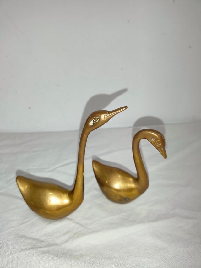 Antiguas figuras esculturas bronce cisnes cisne