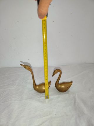 Antiguas figuras esculturas bronce cisnes cisne