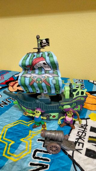 BARCO PIRATA DE JUGUETE