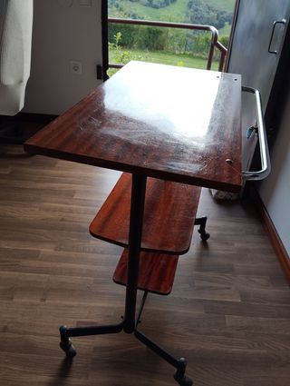 Mesa de television vintage