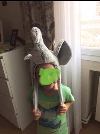 Disfraz de elefante. Cabeza con trompa.