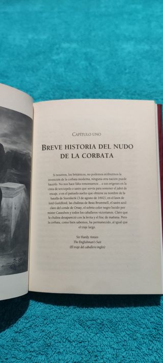 Libro sobre nudos de corbata.