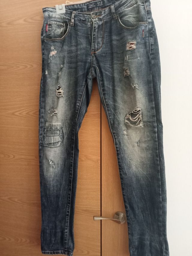 pantalones vaqueros rotos