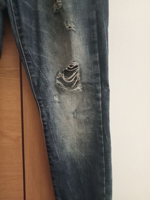 pantalones vaqueros rotos