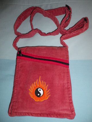 Bolso hippie, cartera y espejo.