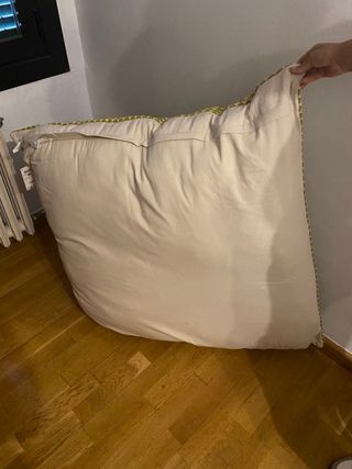 Puff gigante Zara Home