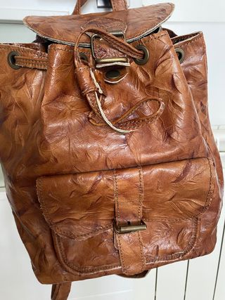 mochila poli piel labrado marron claro