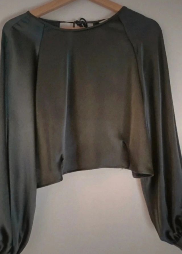 Blusa raso negra mangas largas H&M