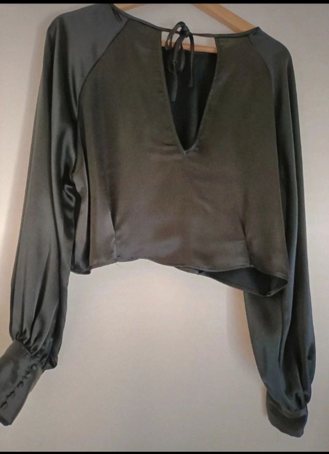 Blusa raso negra mangas largas H&M