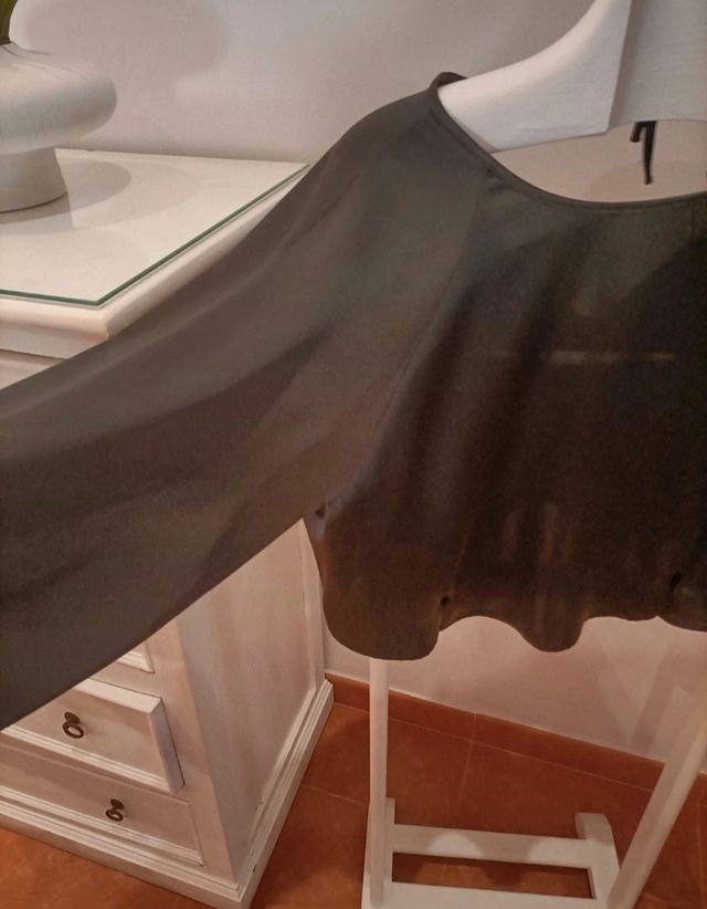 Blusa raso negra mangas largas H&M