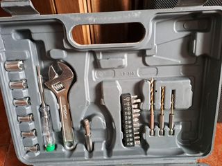 Maletín Taladro a bateria Titan 