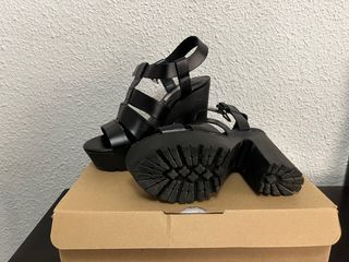 Sandalias de tacón negras