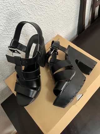 Sandalias de tacón negras