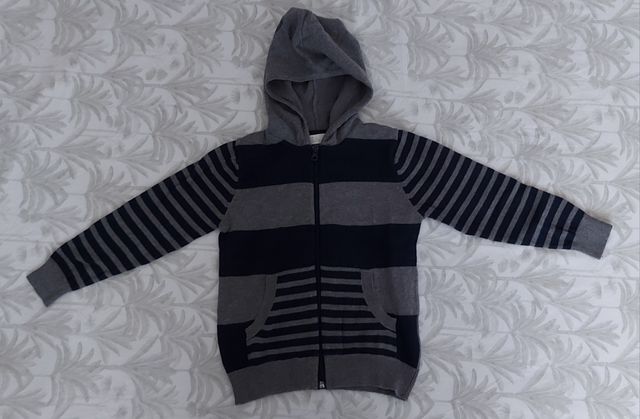 Rebeca con capucha niño 4-5 años