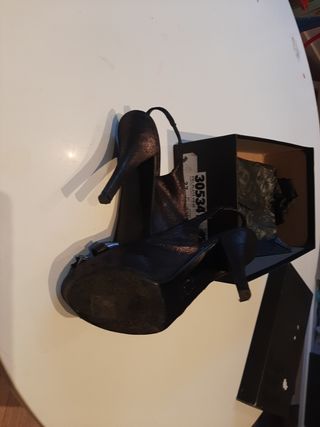 Zapato tacón fiesta boda plata negro piel