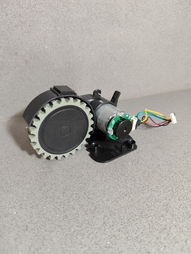 Rueda izquierda robot Lefant