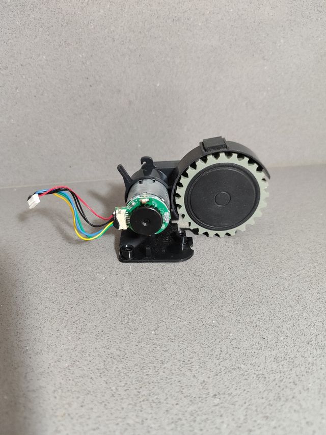 Rueda derecha robot Lefant