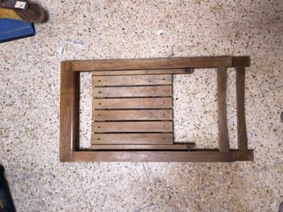 2 sillas de madera plegables