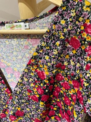 Vestido de flores, nuevo. 