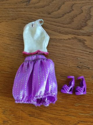 Barbie con ropa